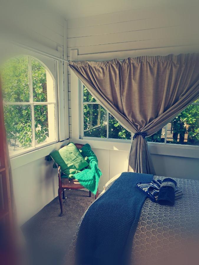 Brony'S Beachfront-Short And Long Term Stays Porirua Extérieur photo