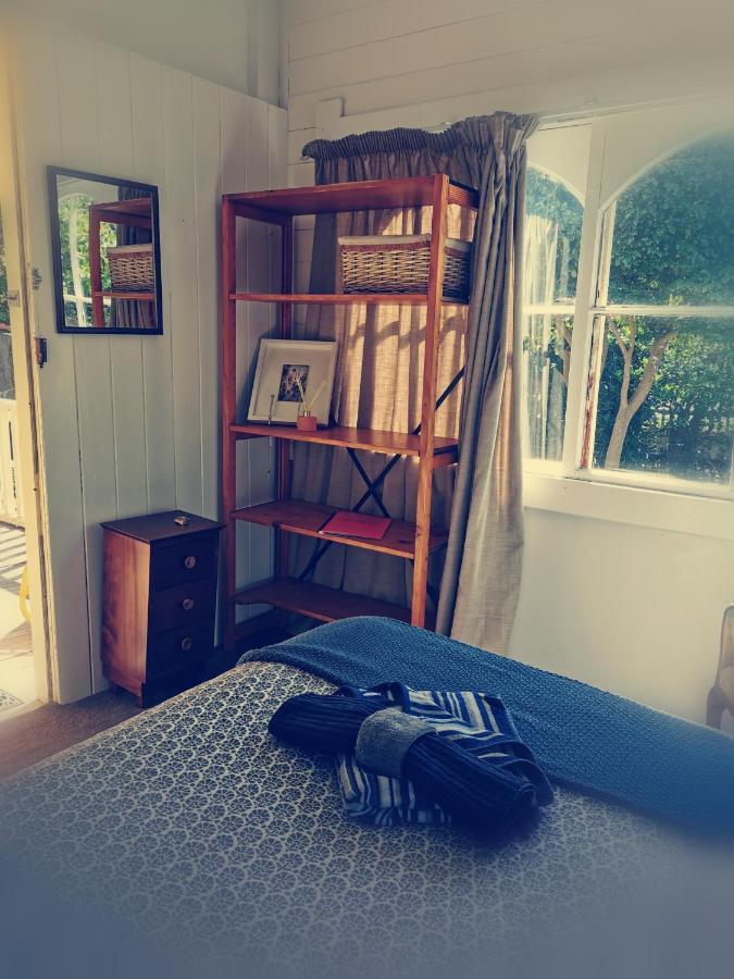 Brony'S Beachfront-Short And Long Term Stays Porirua Extérieur photo