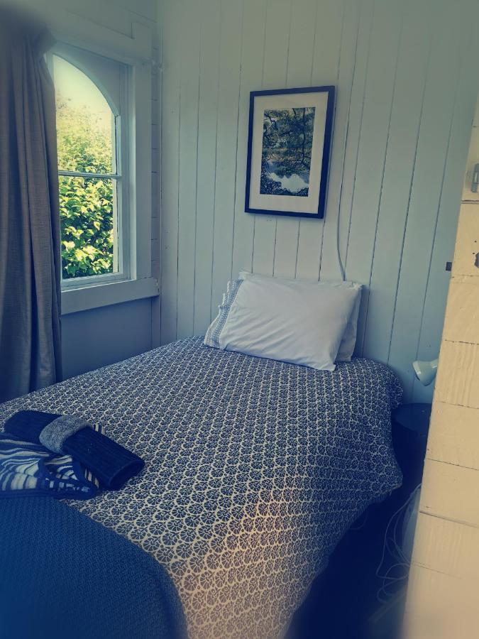 Brony'S Beachfront-Short And Long Term Stays Porirua Extérieur photo