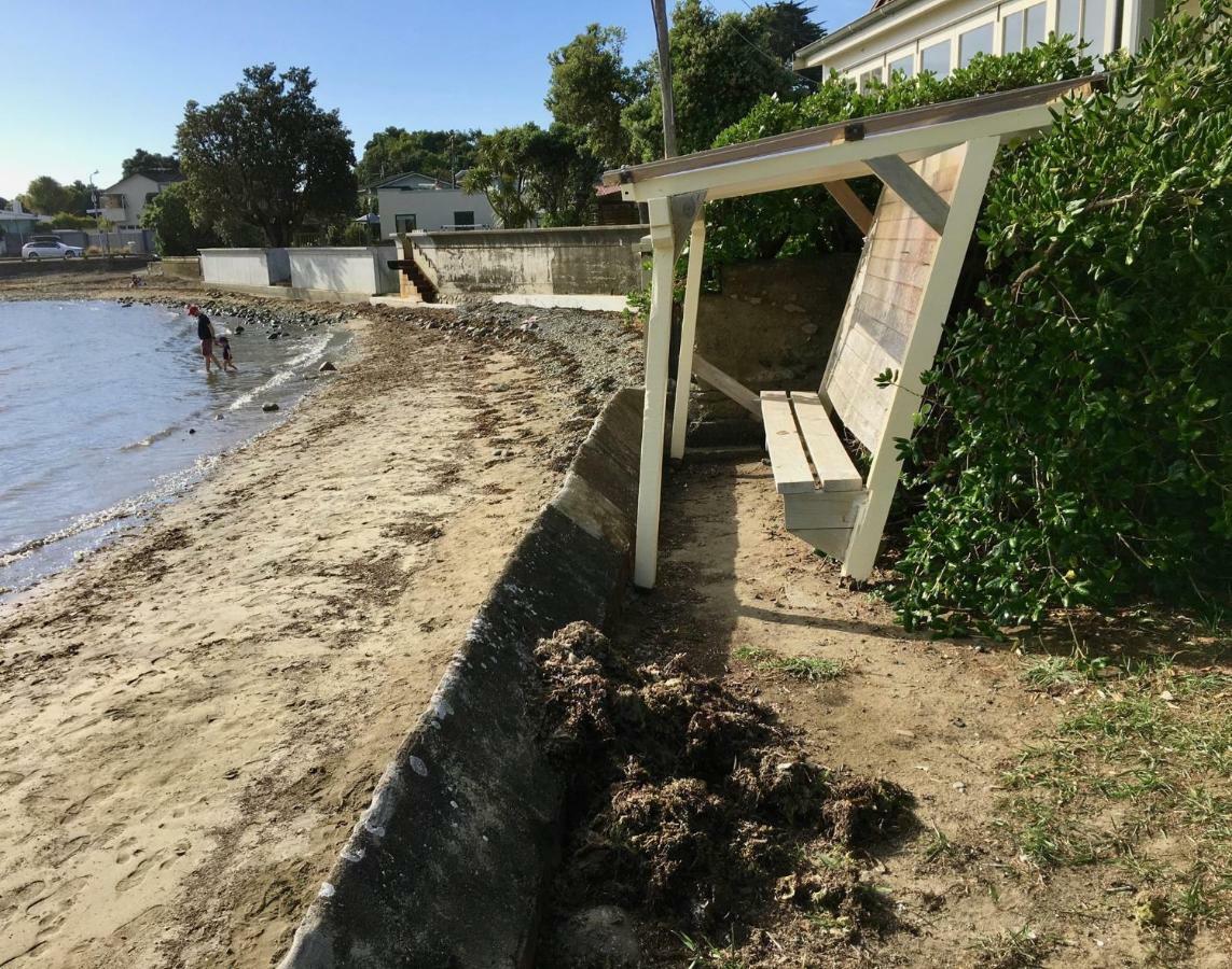 Brony'S Beachfront-Short And Long Term Stays Porirua Extérieur photo