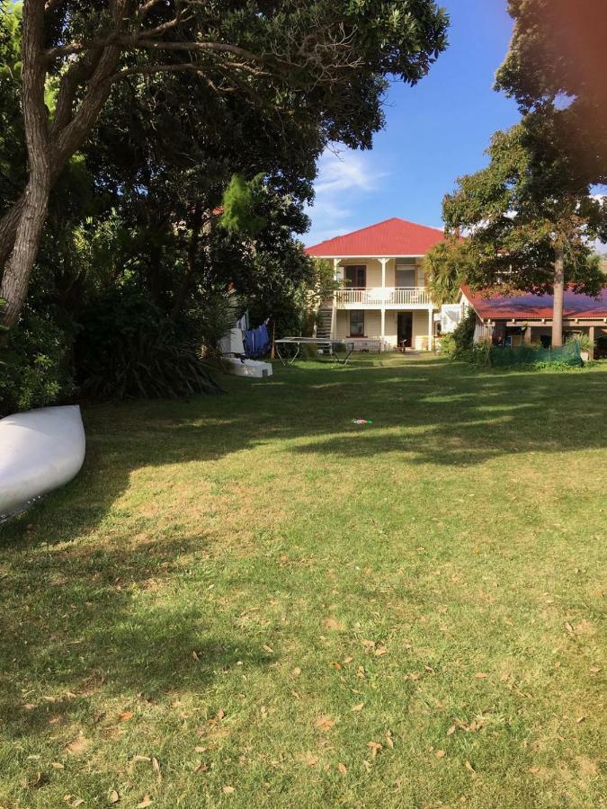 Brony'S Beachfront-Short And Long Term Stays Porirua Extérieur photo
