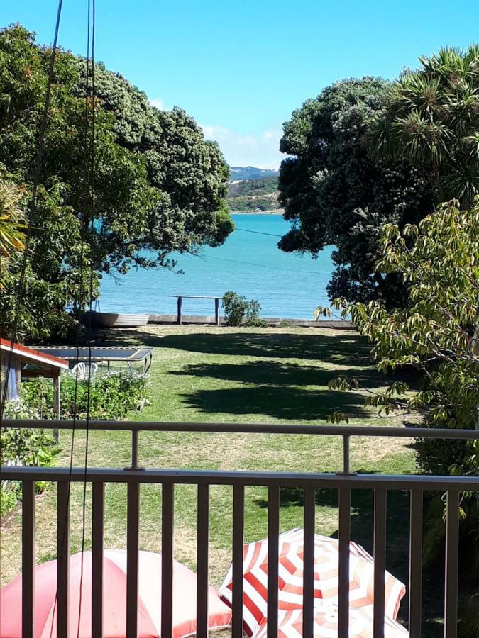 Brony'S Beachfront-Short And Long Term Stays Porirua Extérieur photo