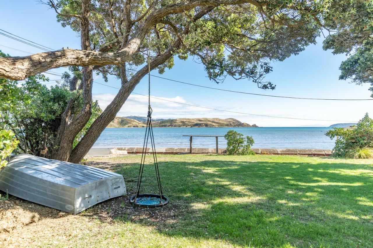 Brony'S Beachfront-Short And Long Term Stays Porirua Extérieur photo
